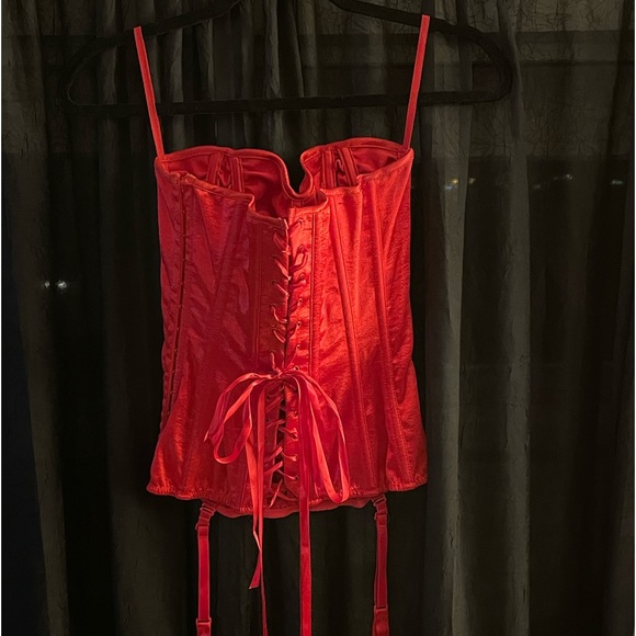 Frederick's Of Hollywood - Red Ruched Strapless Corset. Size 32 - Picture 2 of 5